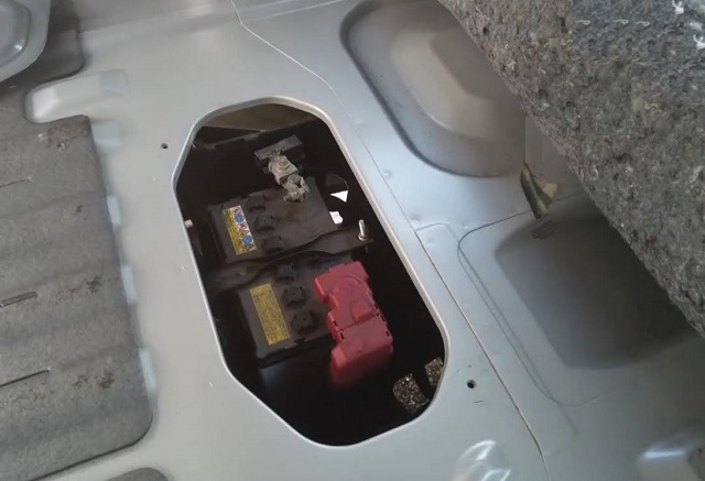 DA17V　バッテリー外観