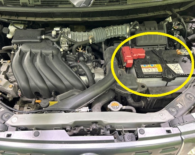 Z12系キューブ バッテリー搭載場所