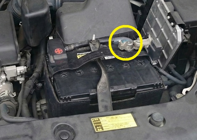 30系RAV4 バッテリーマイナス端子 外し方