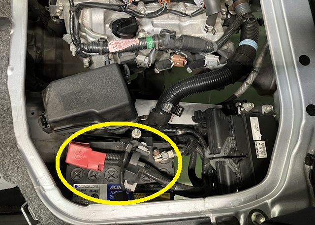 トヨタ　ピクシスバン　バッテリー搭載場所