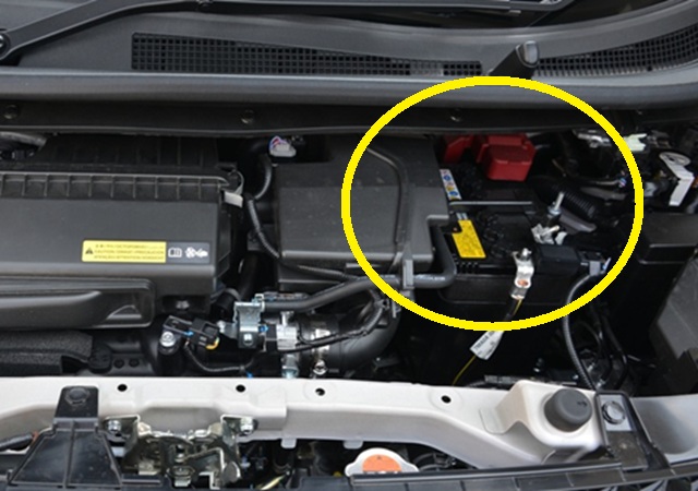 B40系　デイズ　バッテリー搭載場所
