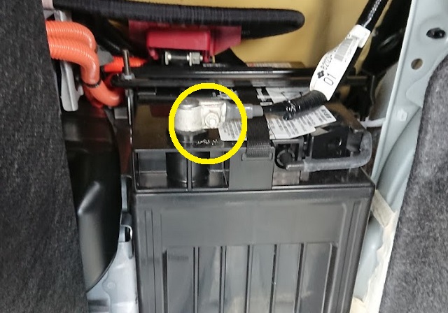 SAI　補機バッテリー　マイナス端子