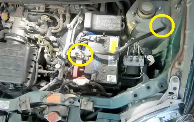 L650S ミラジーノ バッテリーステー外し方 ボルト場所