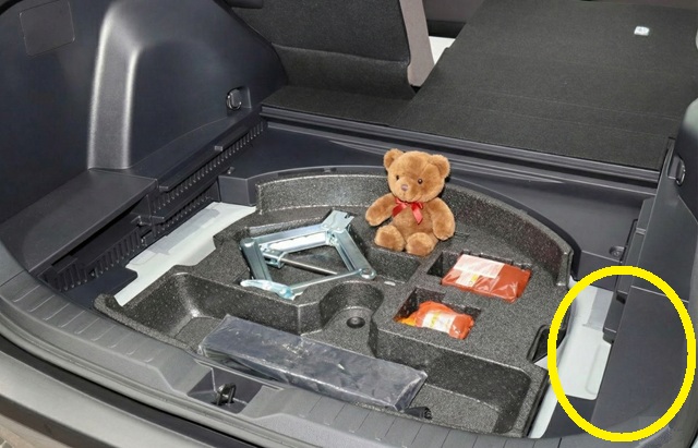 50系RAV4 PHV　補機バッテリー　場所