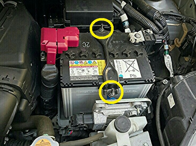 E12日産ノート バッテリーステー外し方