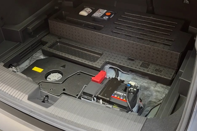 T33系エクストレイル 補機バッテリー