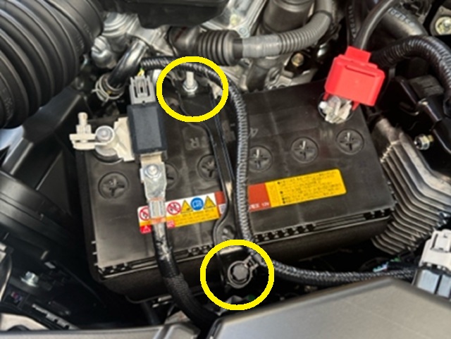 ホンダZR-V ハイブリッド 補機バッテリー ステー取り外し