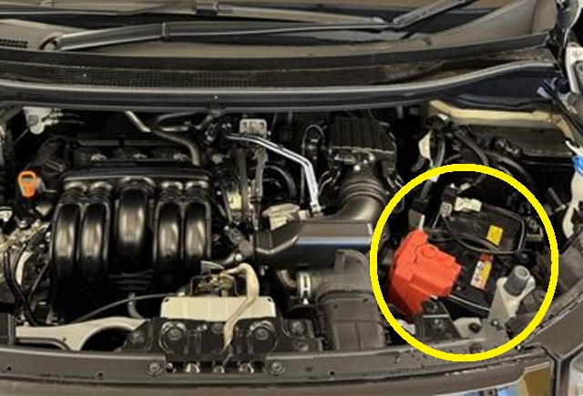 GT系フリード　ガソリン車　バッテリー搭載場所